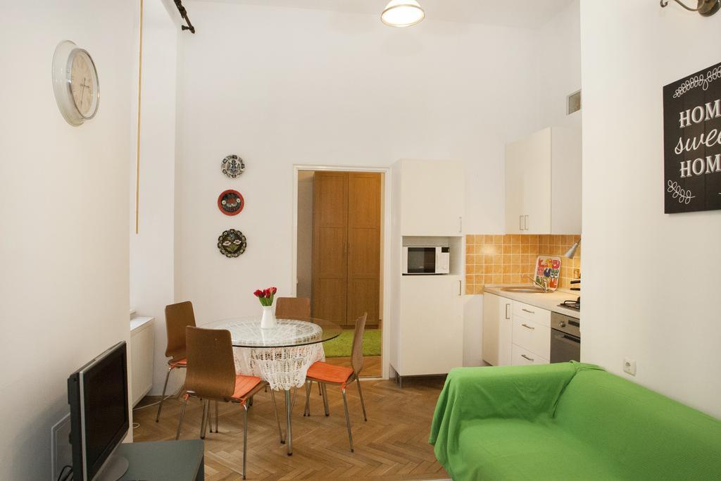 Appartement Carolyn Apartman In The Old City à Budapest Extérieur photo